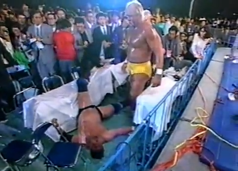 Hulk Hogan vs. Stan Hansen (4/13/90)
