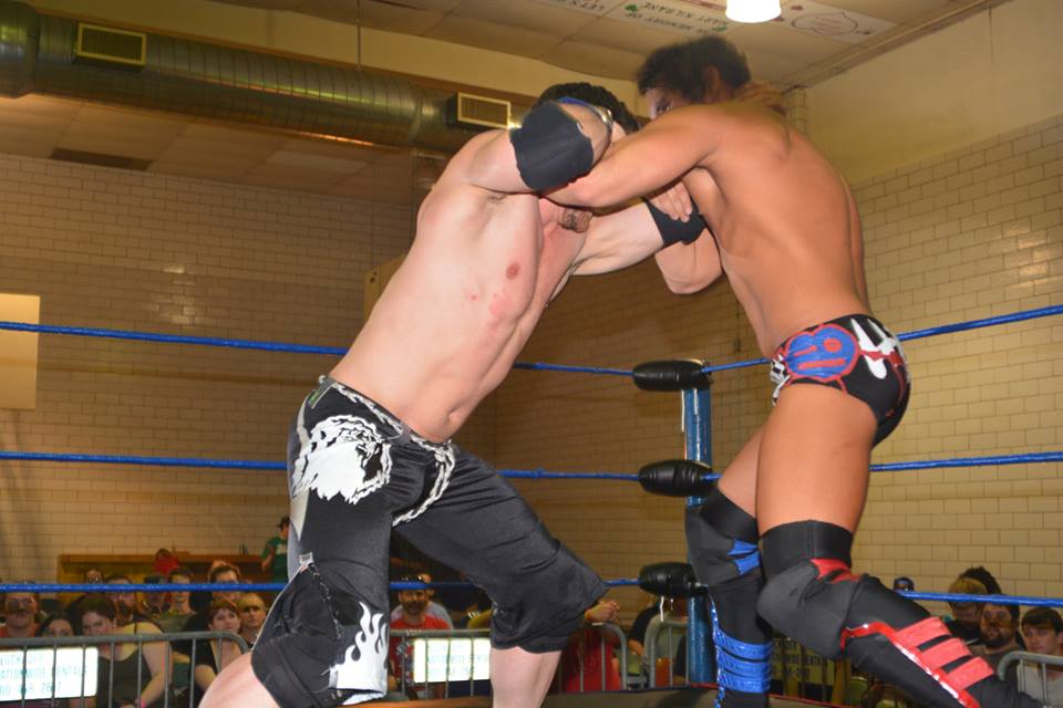 Free Wrestling: Johnny Gargano vs. Chris Sabin (AIW: 5/24/14)