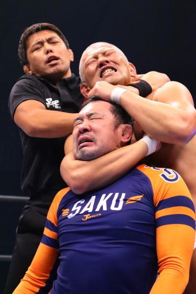 Suzuki vs. Sakuaba NJPW Wrestle Kingdom 9 02